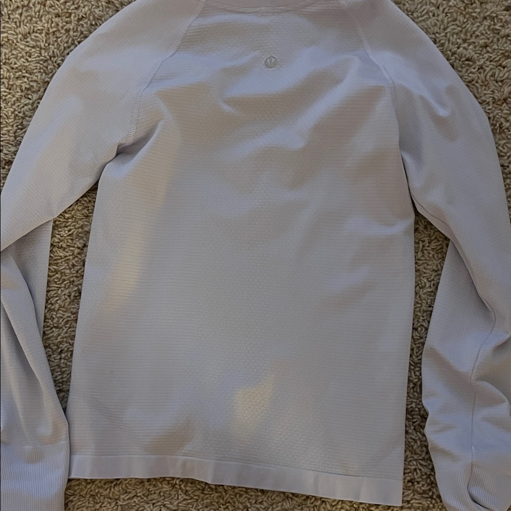 Lululemon Long Sleeve shirt in color lavender  - Light Lavender Size 6